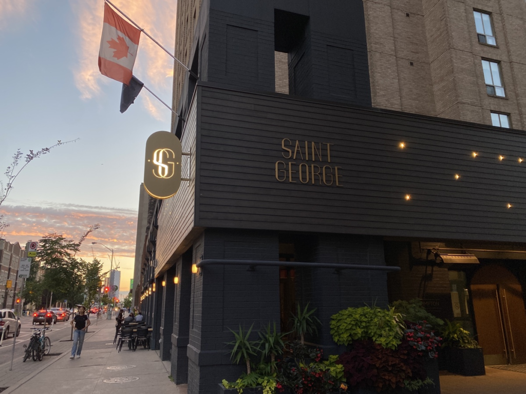 Hotel Kimpton Saint George em Toronto, Canadá