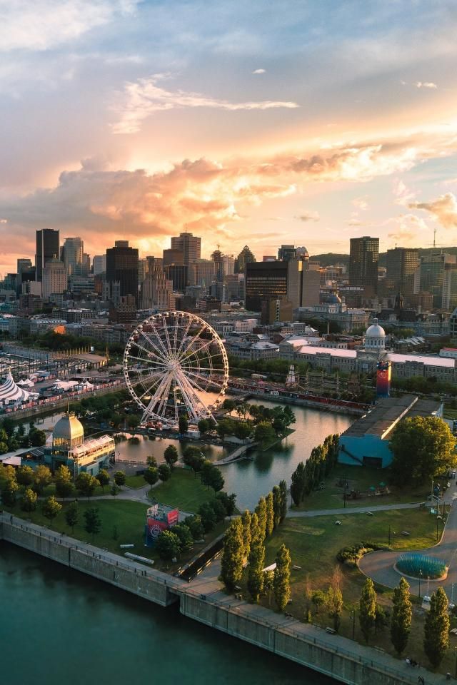 Vista panorâmica da Roda GIgante na Cidade de Montreal, Canadá