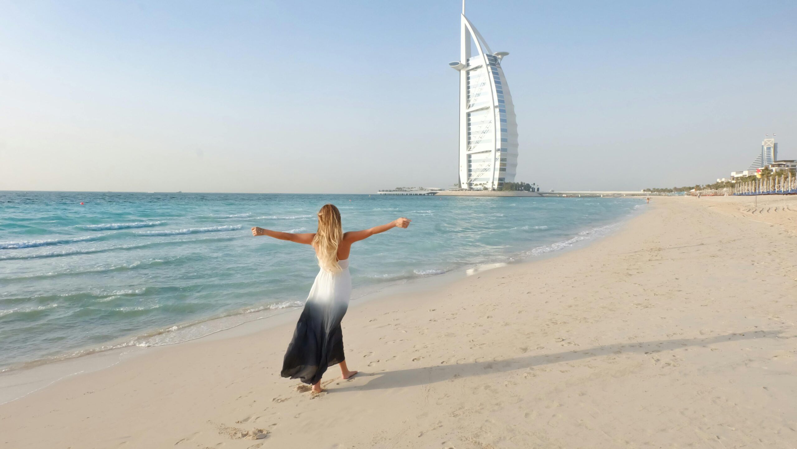 Dubai - Foto de The Lazy Artist Gallery