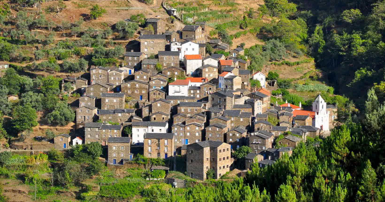 Piódão, Portugal - Foto encontrada em Melhores Destinos